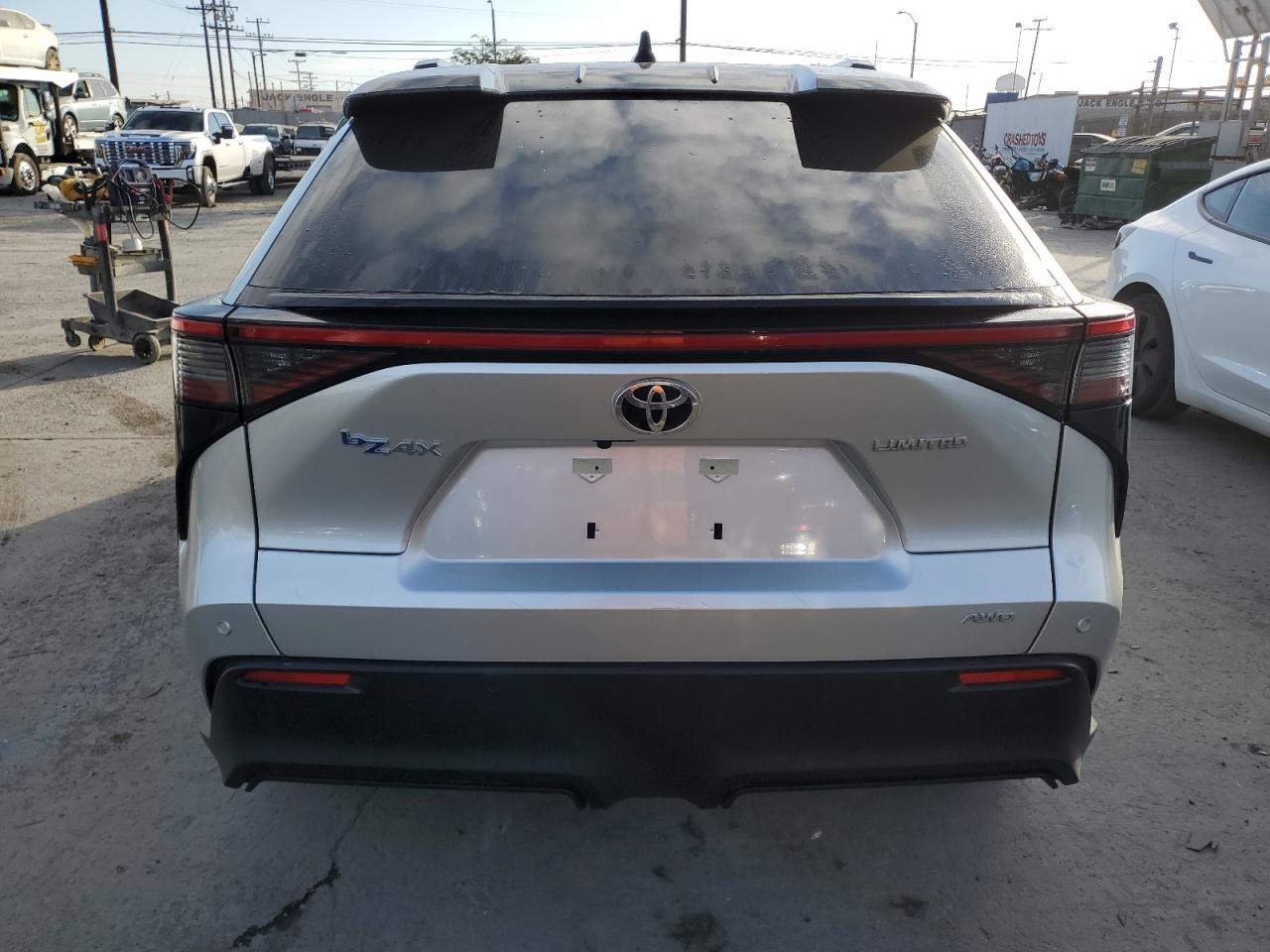 2023 TOYOTA BZ4X XLE VIN:JTMABACA7PA025037