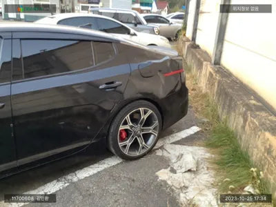 2017 Kia Stinger KNAE751CBJS001270 VIN:KNAE751CBJS001270