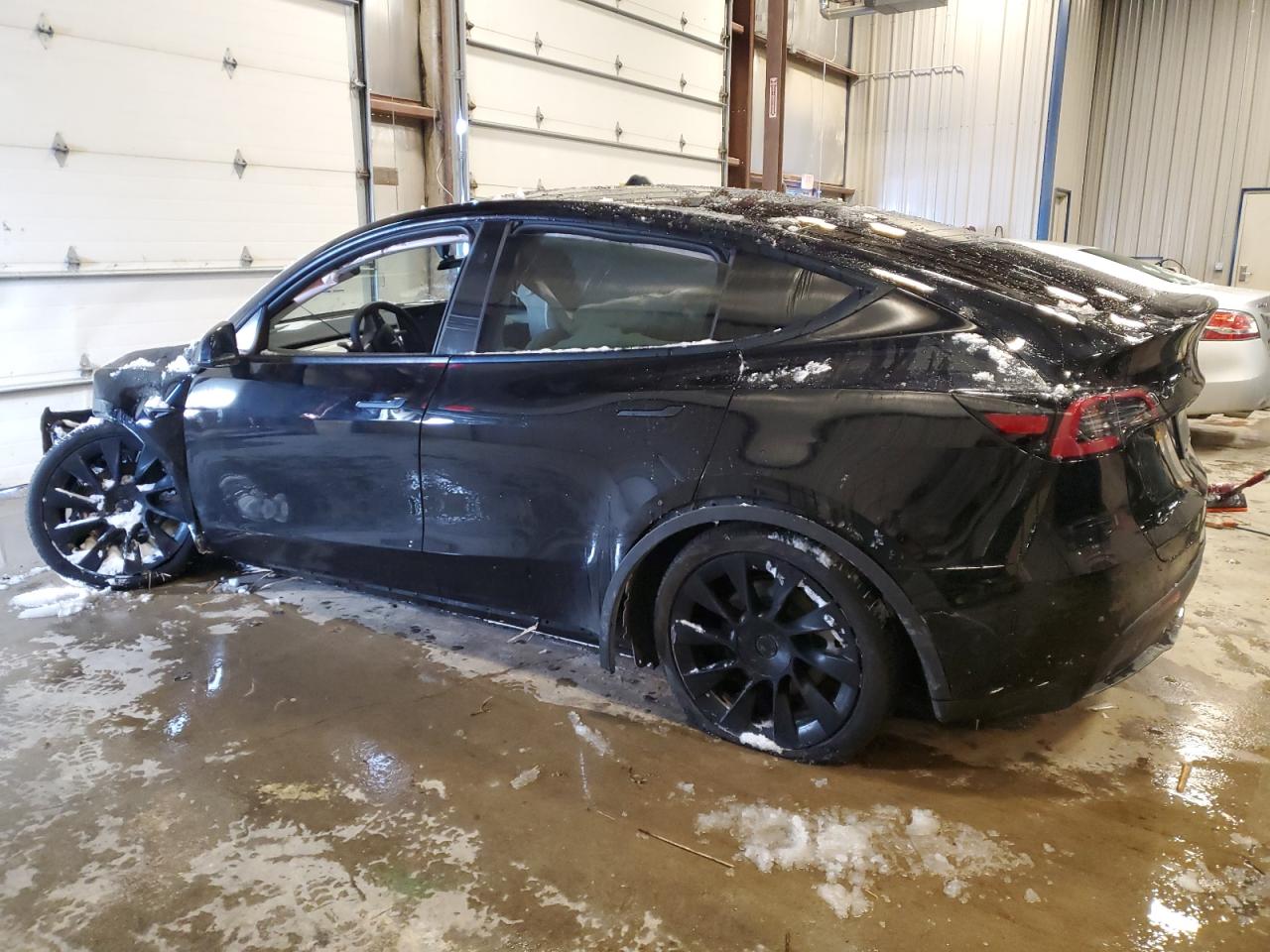2024 TESLA MODEL Y  VIN:7SAYGDEE3RA220161