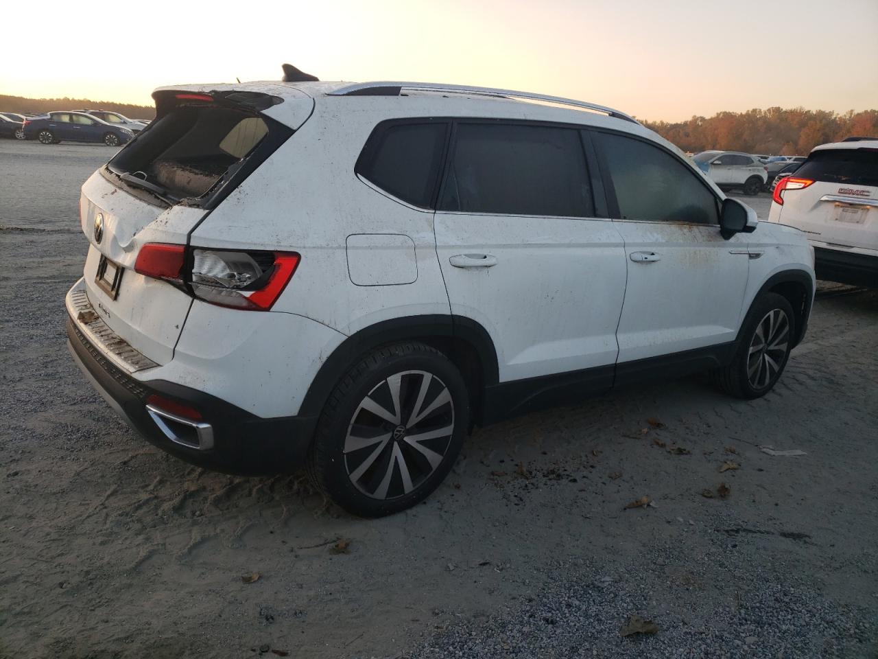 2022 VOLKSWAGEN TAOS SE VIN:3VVTX7B22NM019462