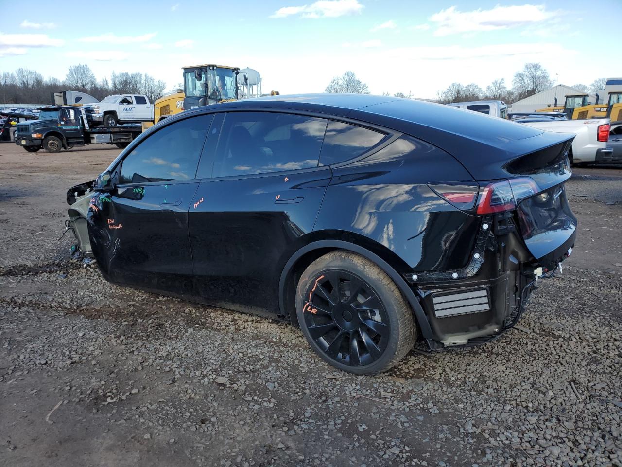 2023 TESLA MODEL Y  VIN:7SAYGDEE8PA189907