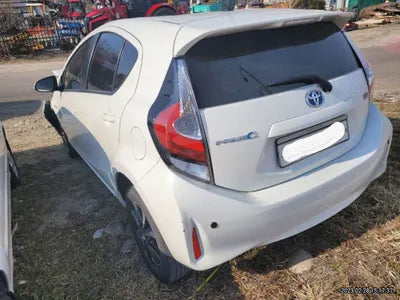 2018 Toyota Prius C JTDKDTB33J1611464 VIN:JTDKDTB33J1611464