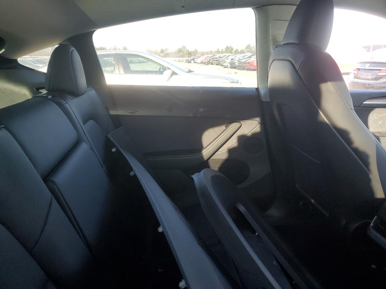 2024 TESLA MODEL Y  VIN:7SAYGDEE0RA275960