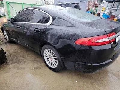 2015 Jaguar XF VIN: