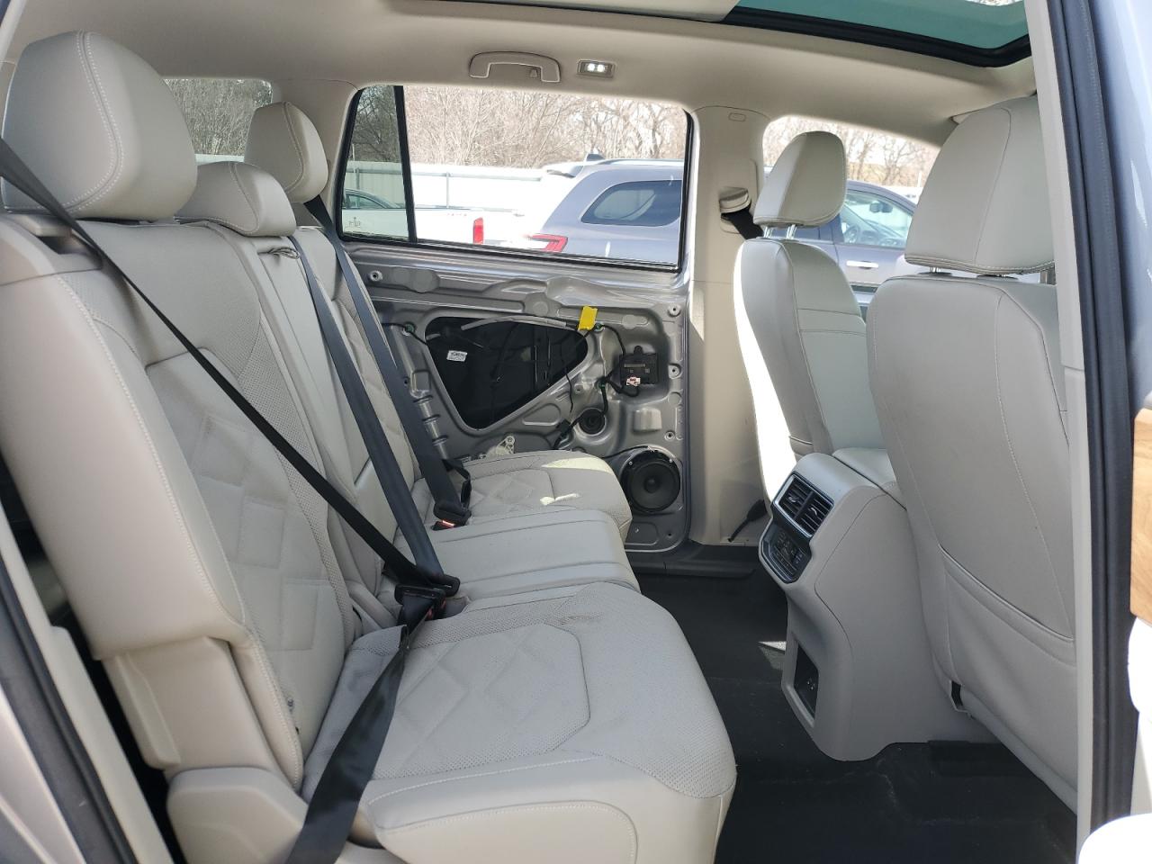 2024 VOLKSWAGEN ATLAS SE VIN:1V2JR2CA7RC558657