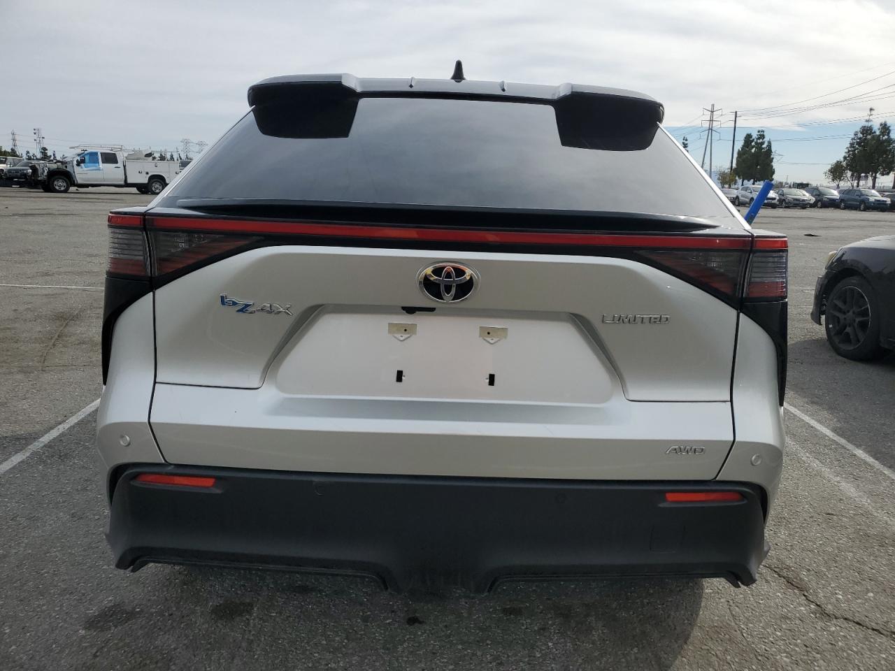 2023 TOYOTA BZ4X XLE VIN:JTMABACA7PA025037