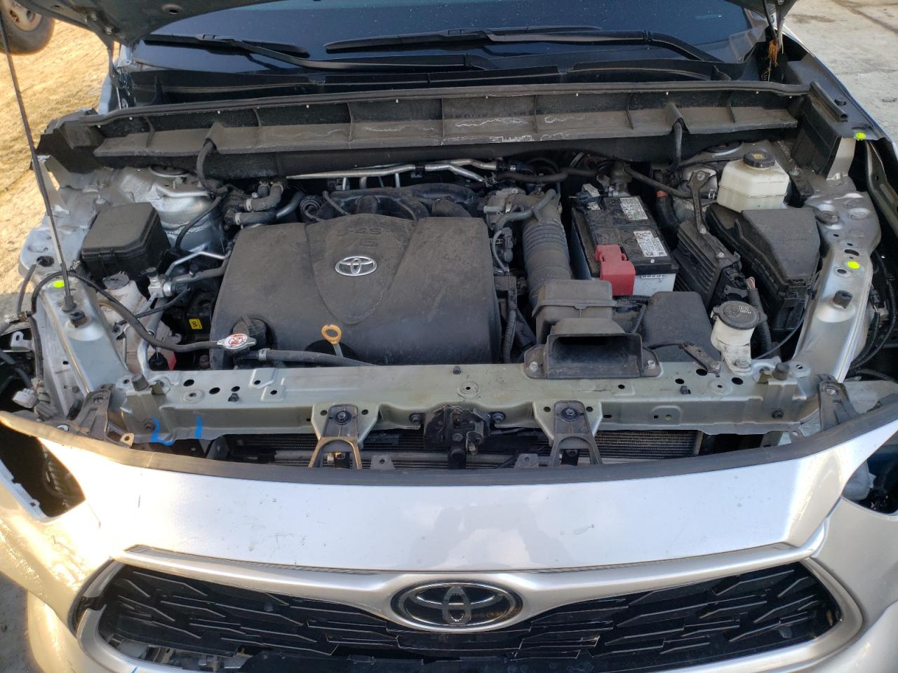 2022 TOYOTA HIGHLANDER XLE VIN:5TDHZRBH5NS181892