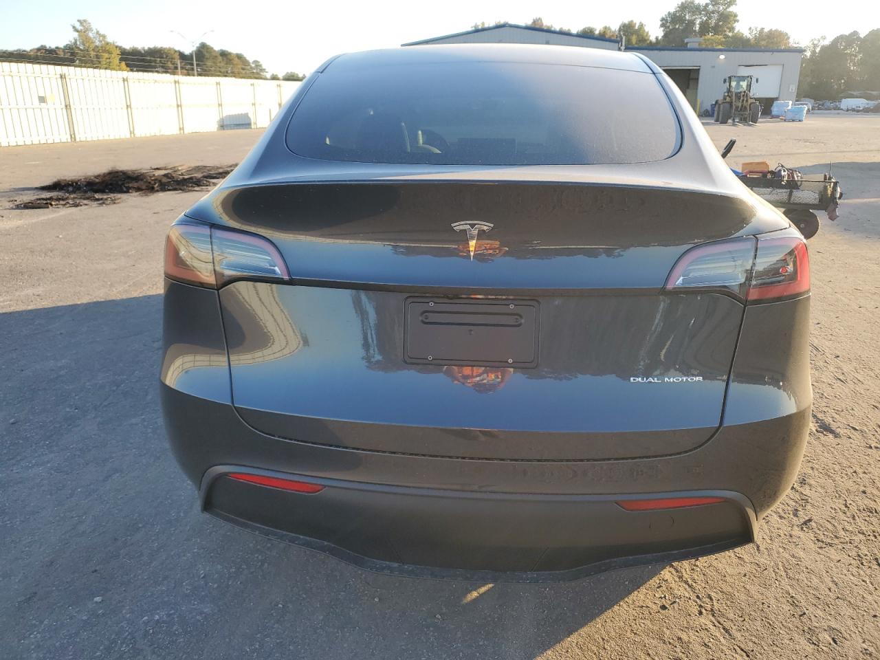 2024 TESLA MODEL Y  VIN:7SAYGDEE2RA326603