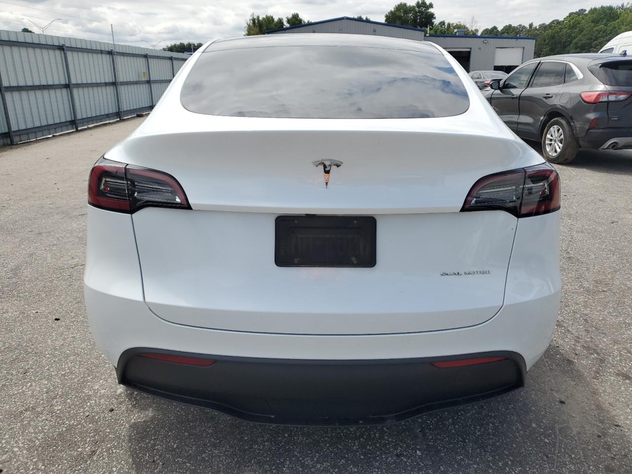 2023 TESLA MODEL Y  VIN:7SAYGDEE6PA204677