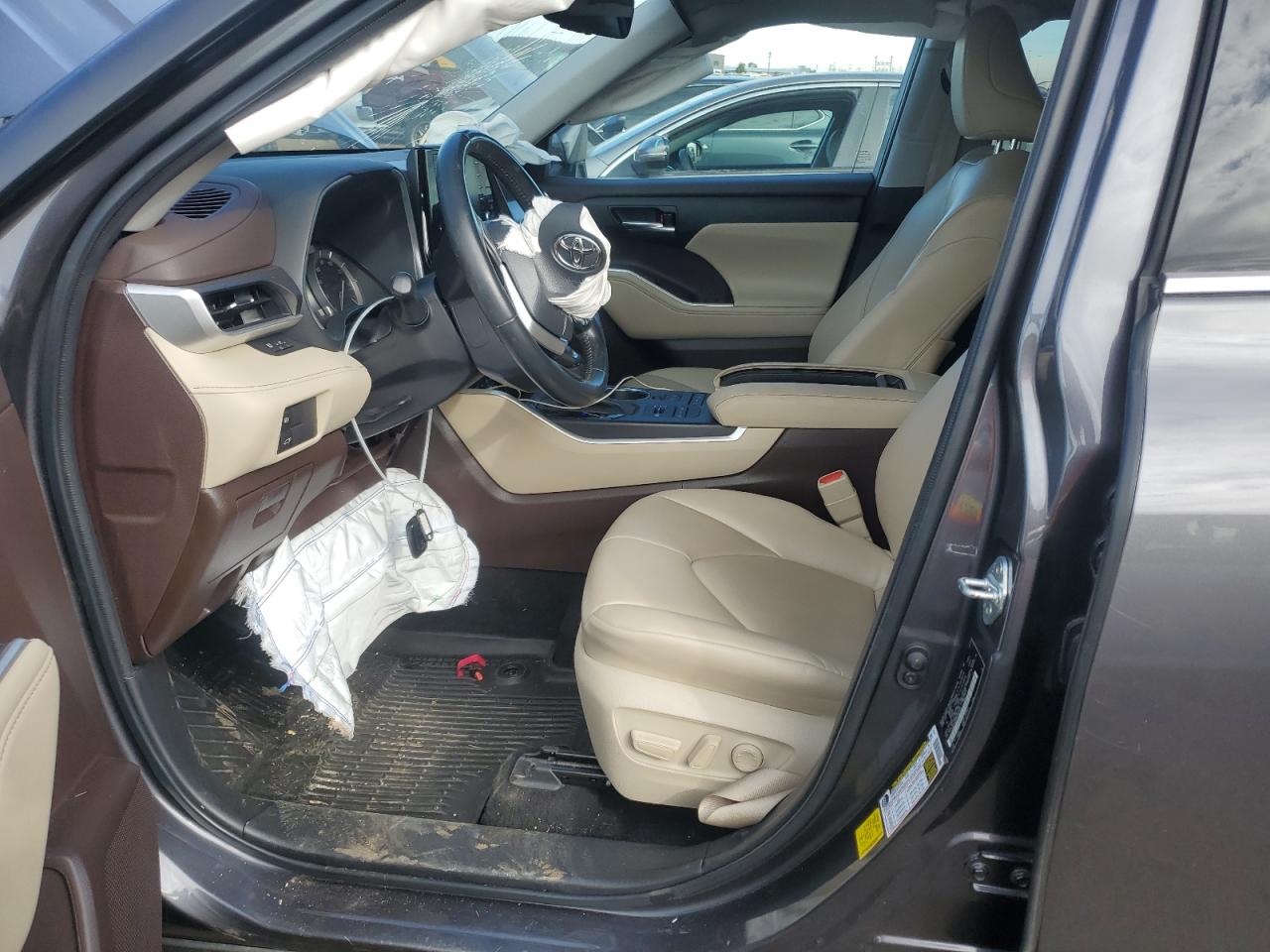 2022 TOYOTA HIGHLANDER XLE VIN:5TDGZRBH1NS184512