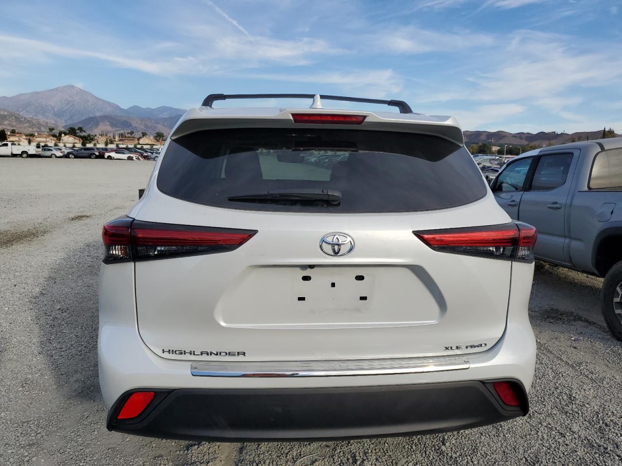 2022 TOYOTA HIGHLANDER XLE VIN:5TDGZRBH9NS591347