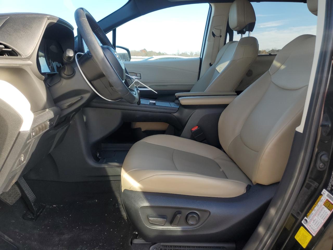 2023 TOYOTA SIENNA XLE VIN:5TDYRKEC5PS143170