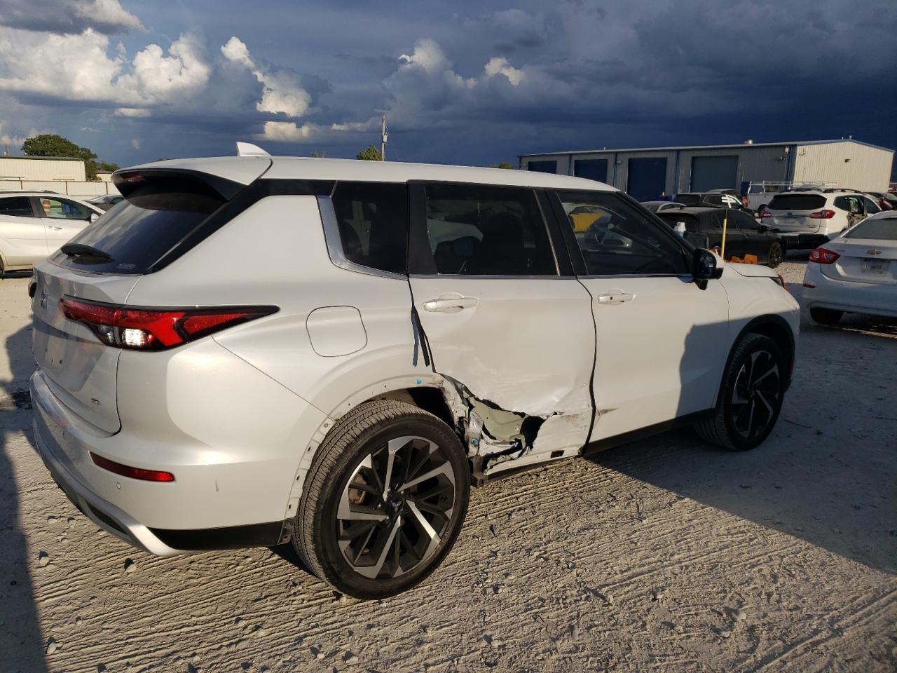 2022 MITSUBISHI OUTLANDER SE VIN:JA4J4UA88NZ017212