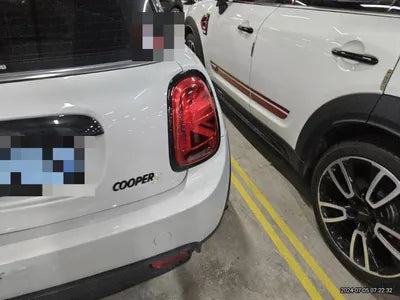 2022 MINI Cooper VIN: