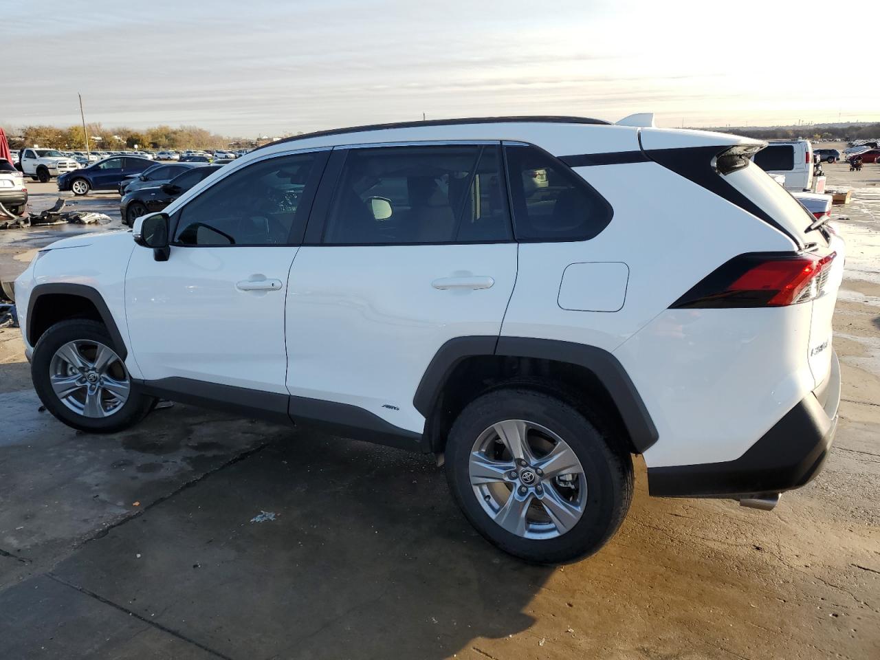 2024 TOYOTA RAV4 XLE VIN:2T3RWRFV5RW240506