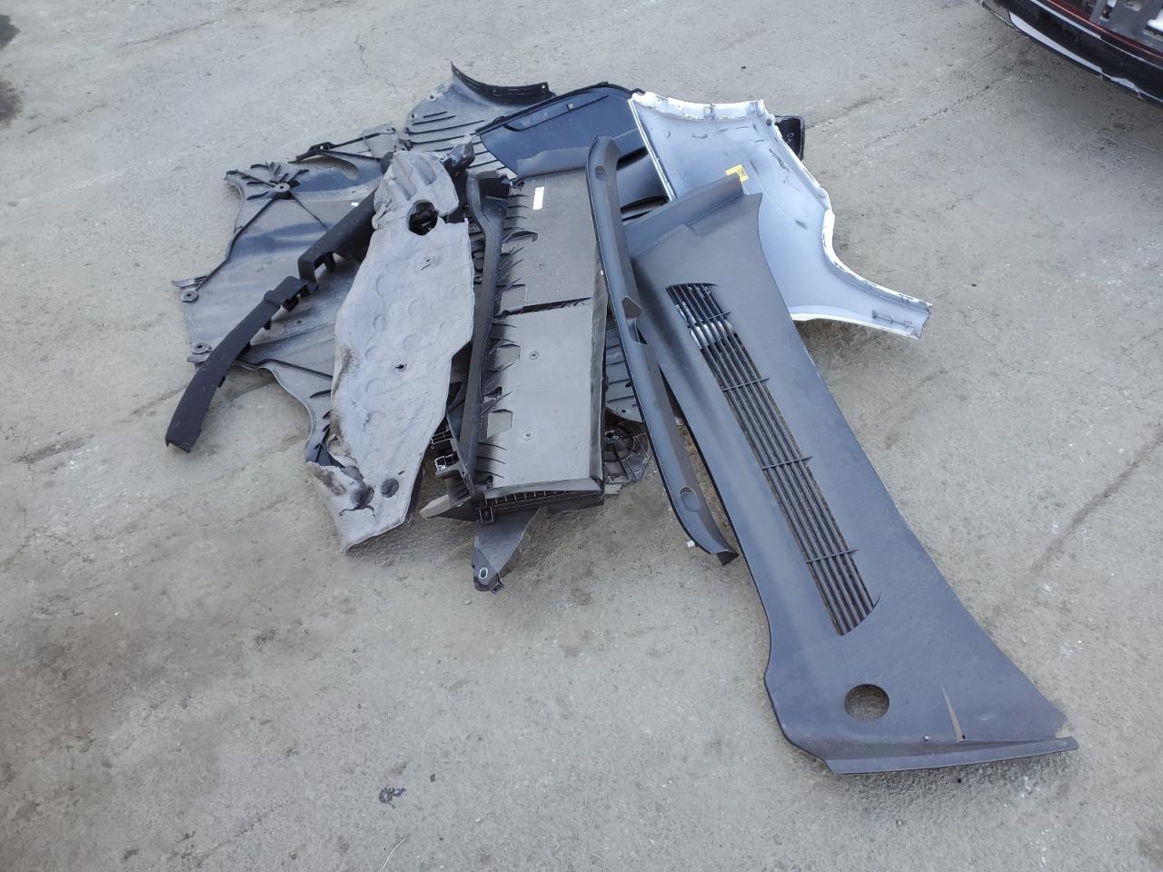 2024 TESLA MODEL Y  VIN:7SAYGDEFXRF117959