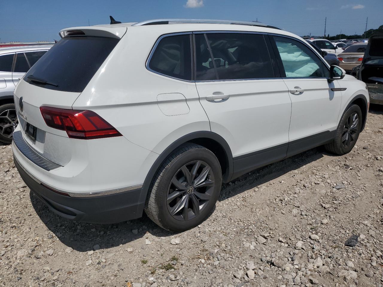 2022 VOLKSWAGEN TIGUAN SE VIN:3VV3B7AX5NM119373