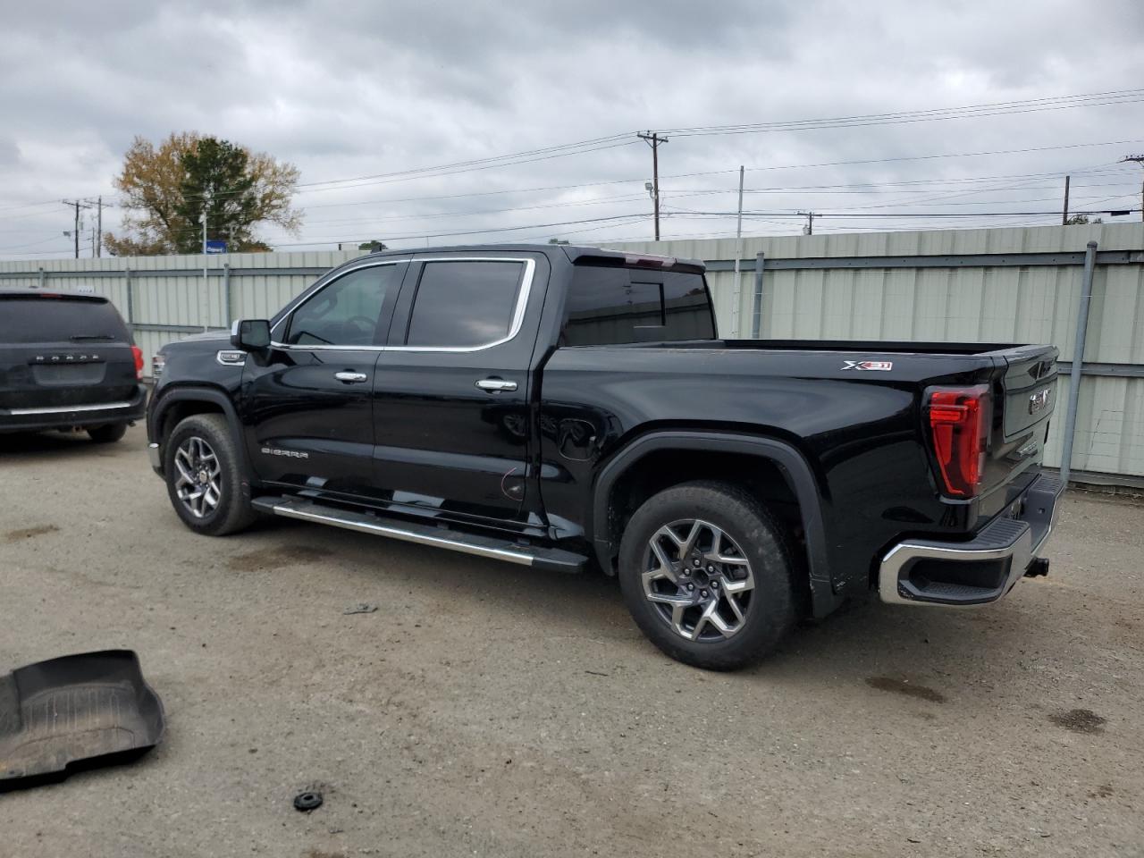 2022 GMC SIERRA K1500 SLT VIN:1GTUUDED1NZ646031