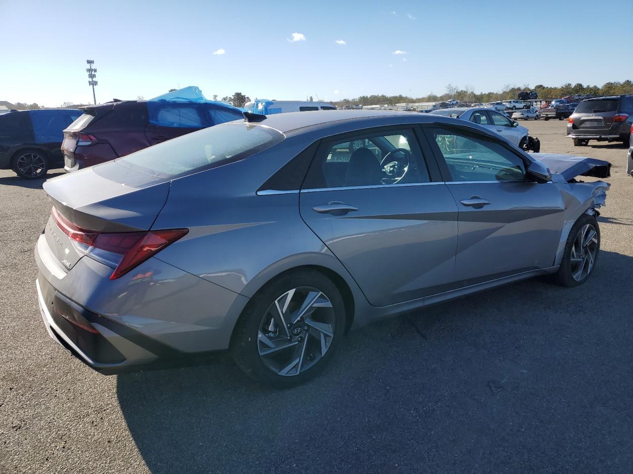 2024 HYUNDAI ELANTRA LIMITED VIN:3VV2B7AXXNM135208