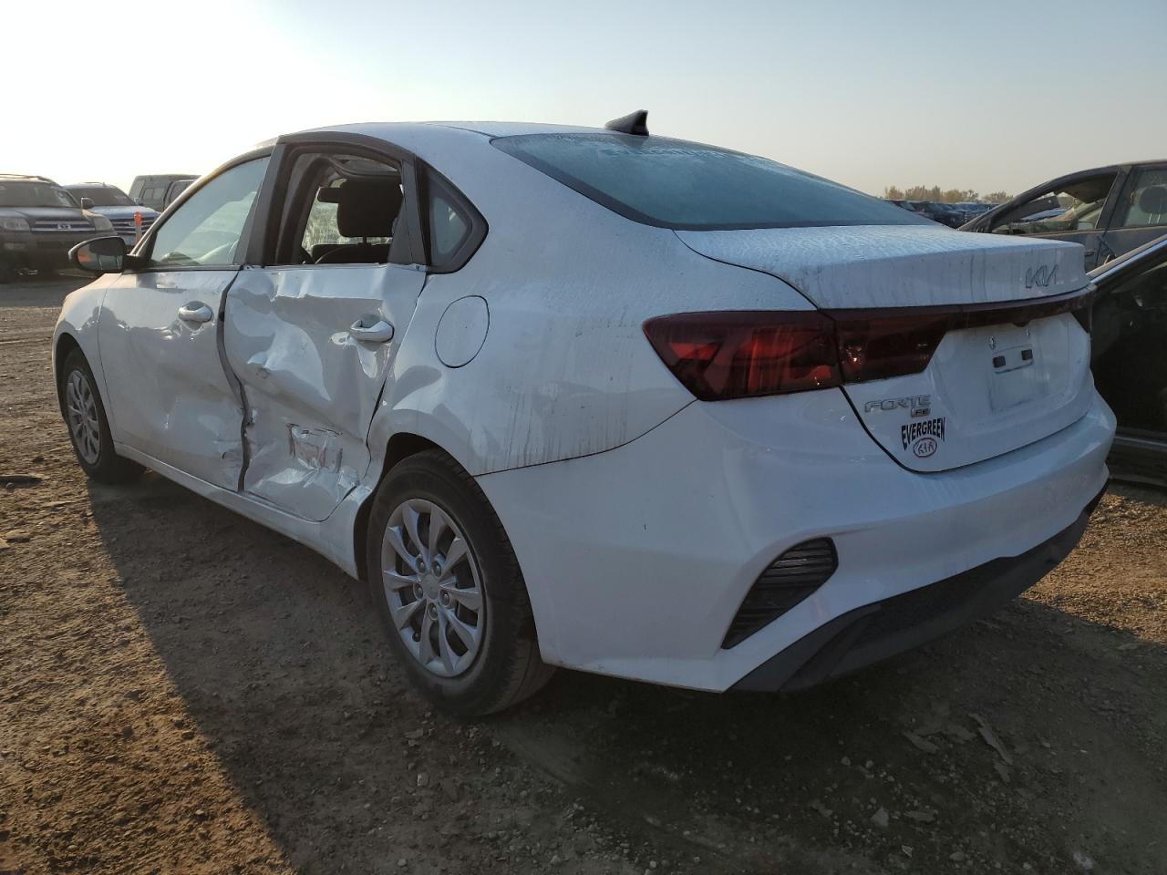 2022 KIA FORTE FE VIN:3KPF24AD2NE499220