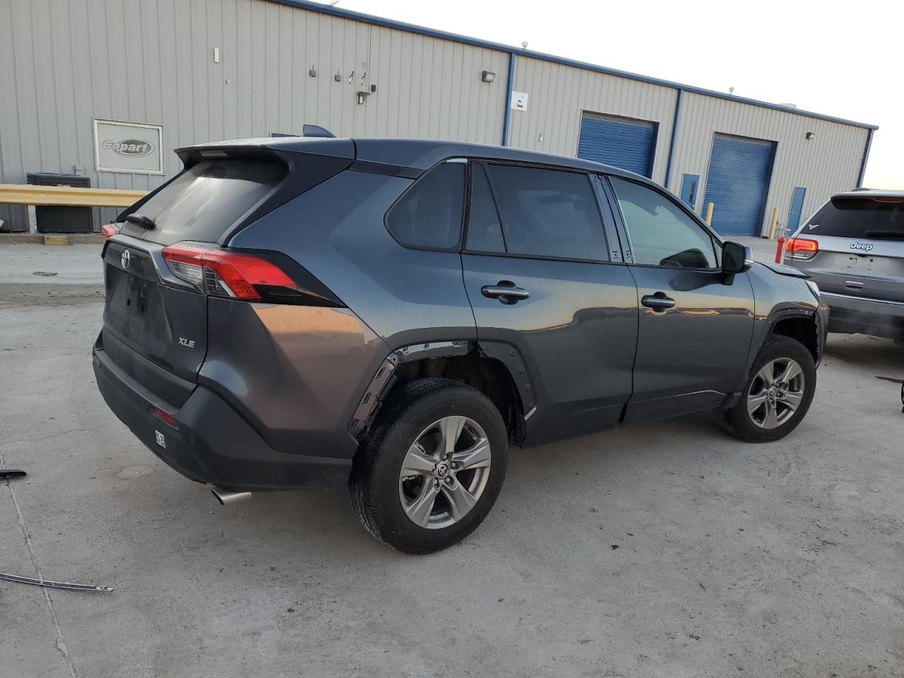 2023 TOYOTA RAV4 XLE VIN:JTMW1RFV6PD105076