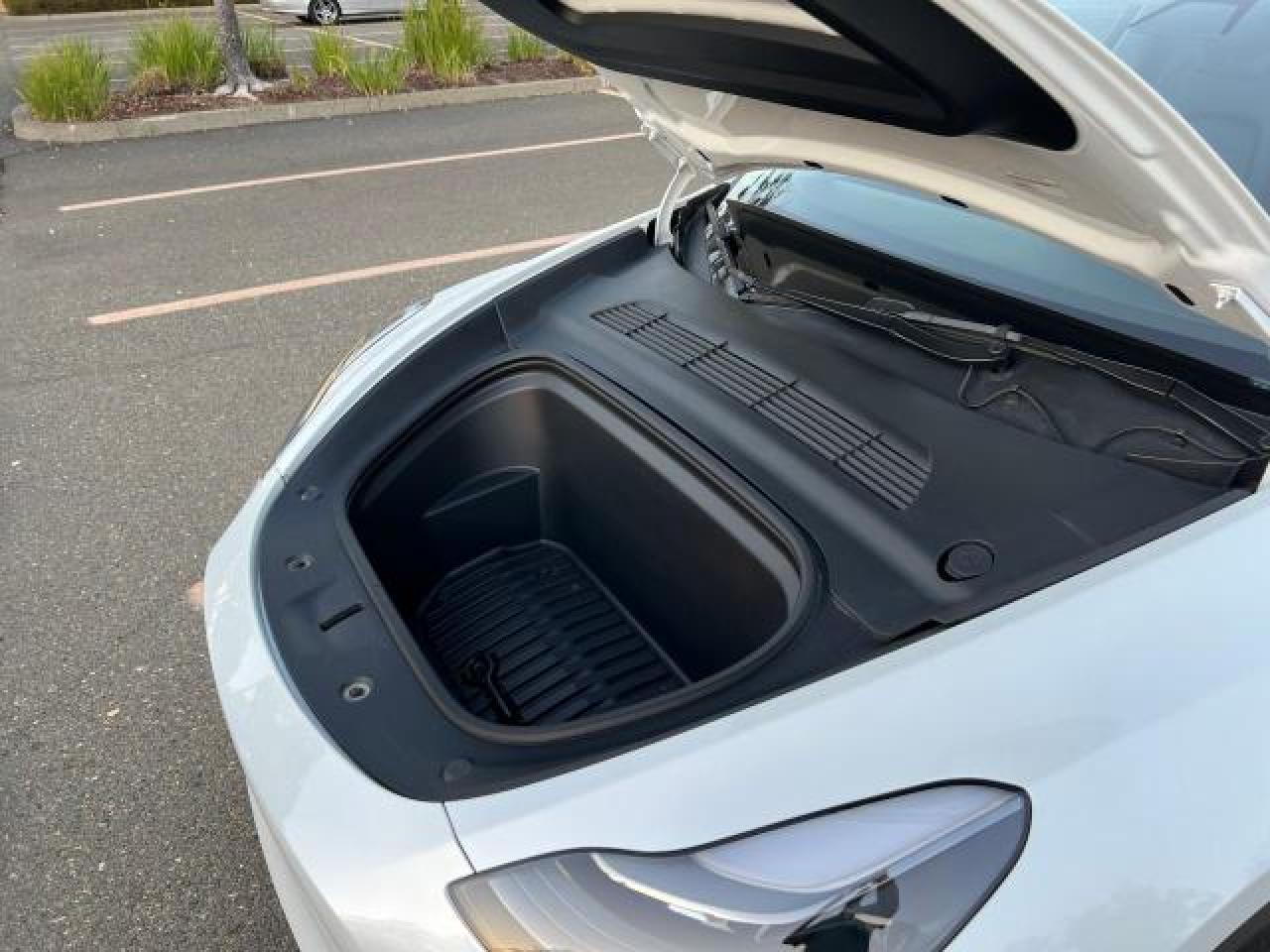 2022 TESLA MODEL Y  VIN:7SAYGDEF6NF343071