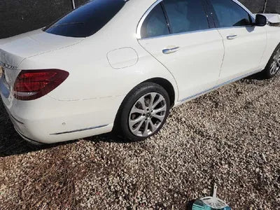 2018 Mercedes-Benz E 300 VIN: