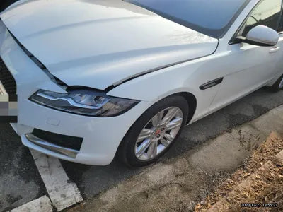 2016 Jaguar XF VIN: