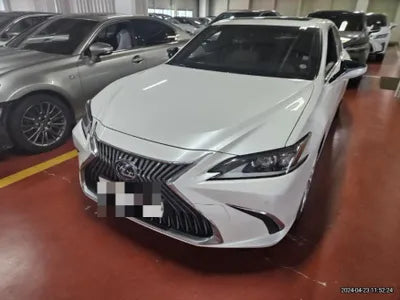 2018 Lexus ES 300 VIN: