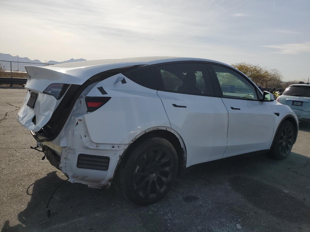 2022 TESLA MODEL Y  VIN:7SAYGDEE4NF379509