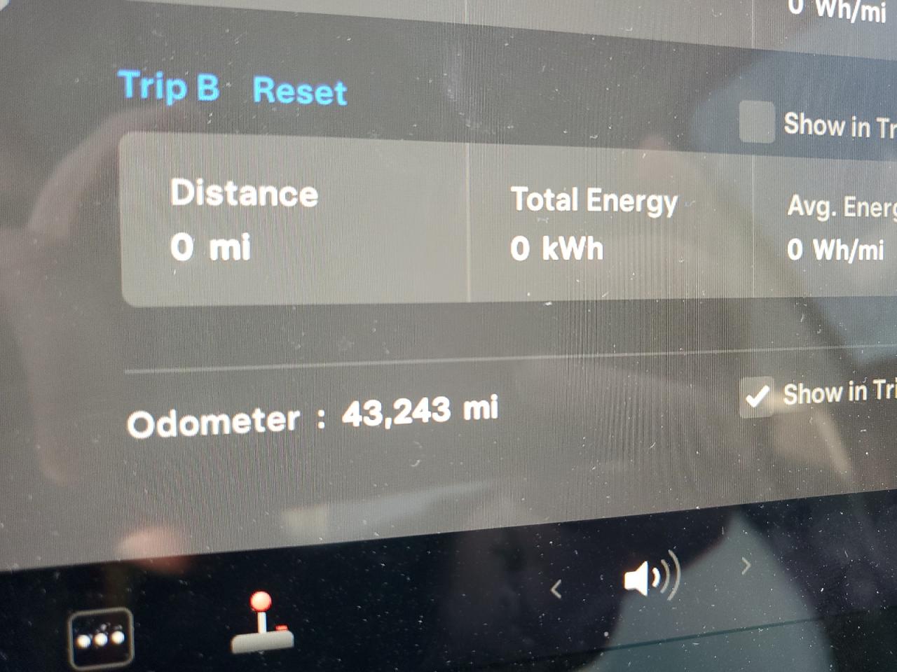 2022 TESLA MODEL Y  VIN:7SAYGDEF1NF543047