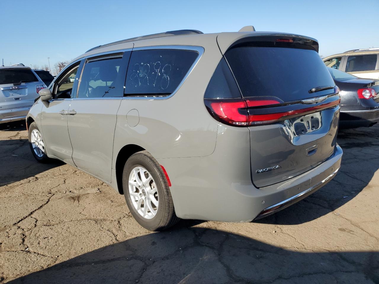 2022 CHRYSLER PACIFICA TOURING L VIN:2C4RC1BG8NR142298