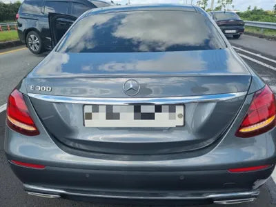 2017 Mercedes-Benz E 300 VIN: