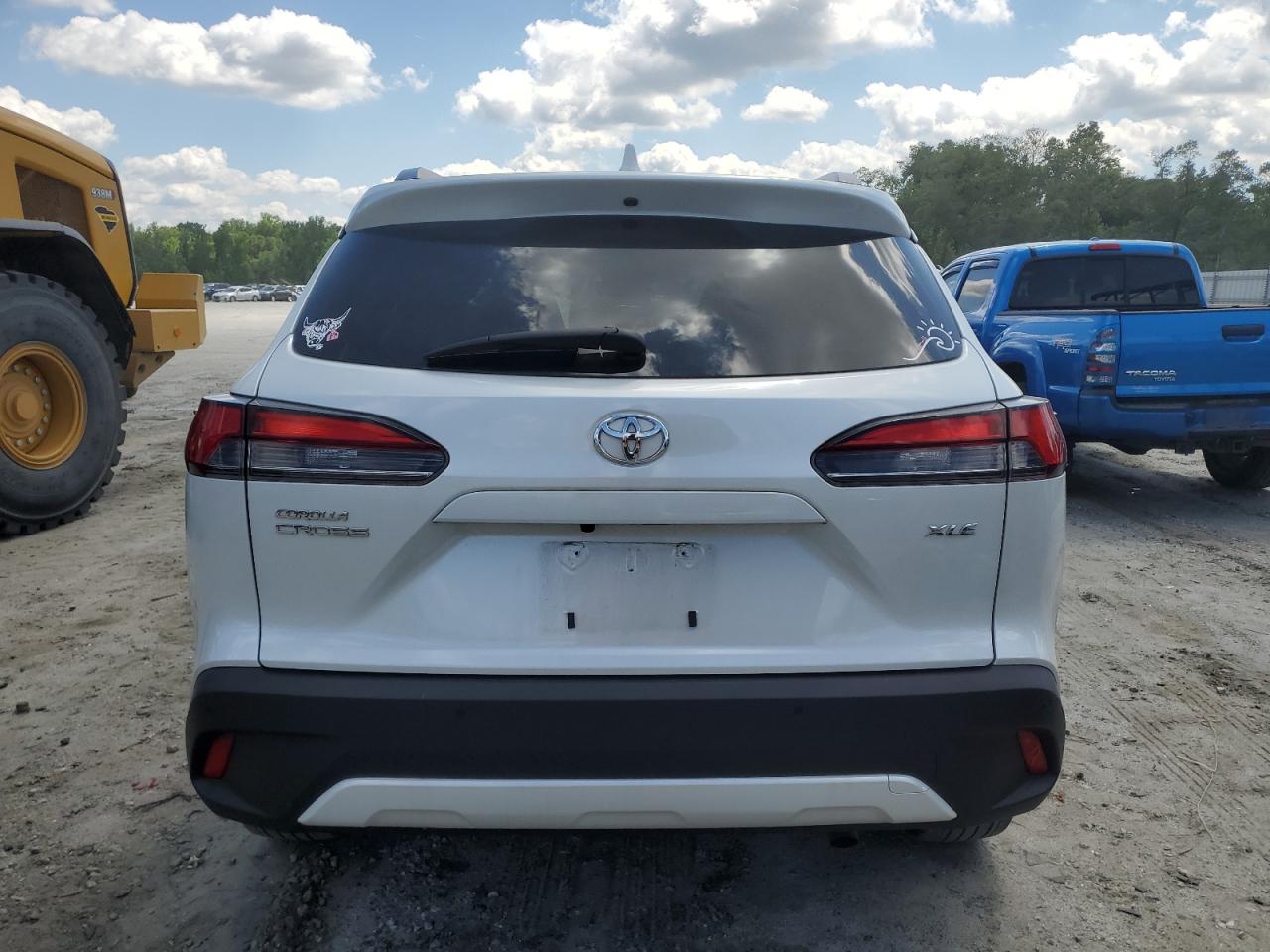 2023 TOYOTA COROLLA CROSS XLE VIN:7MUDAAAG0PV038888