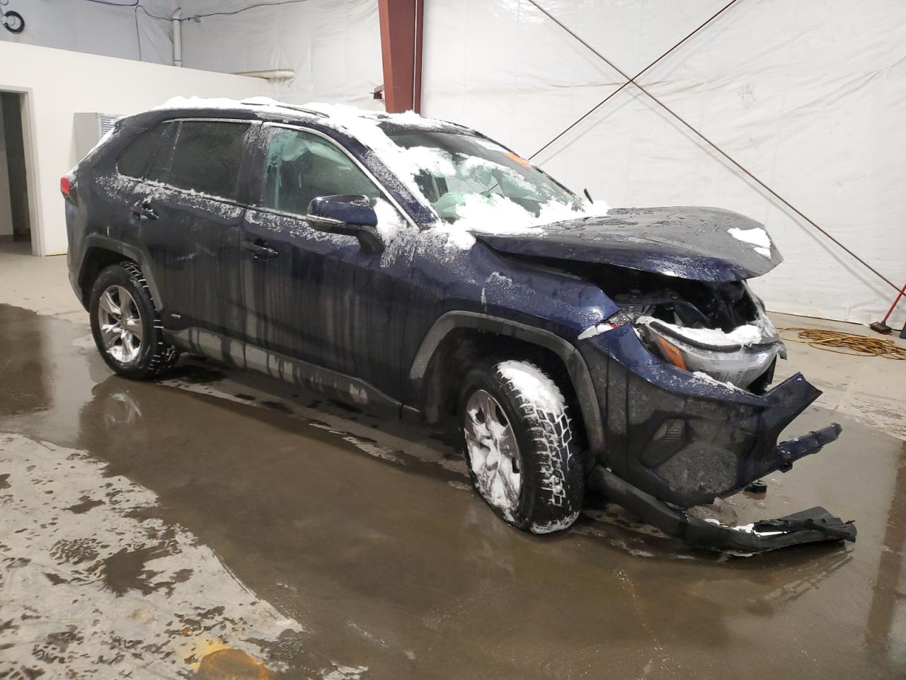 2024 TOYOTA RAV4 XLE VIN:2T3RWRFV2RW220200