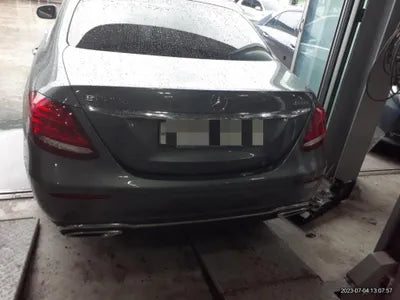 2018 Mercedes-Benz E 220 VIN: