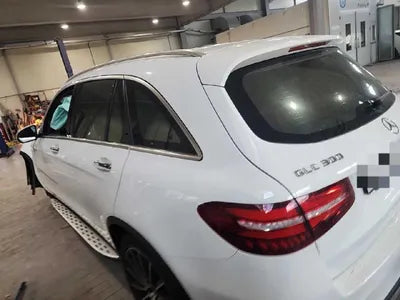 2019 Mercedes-Benz GLC 300 VIN: