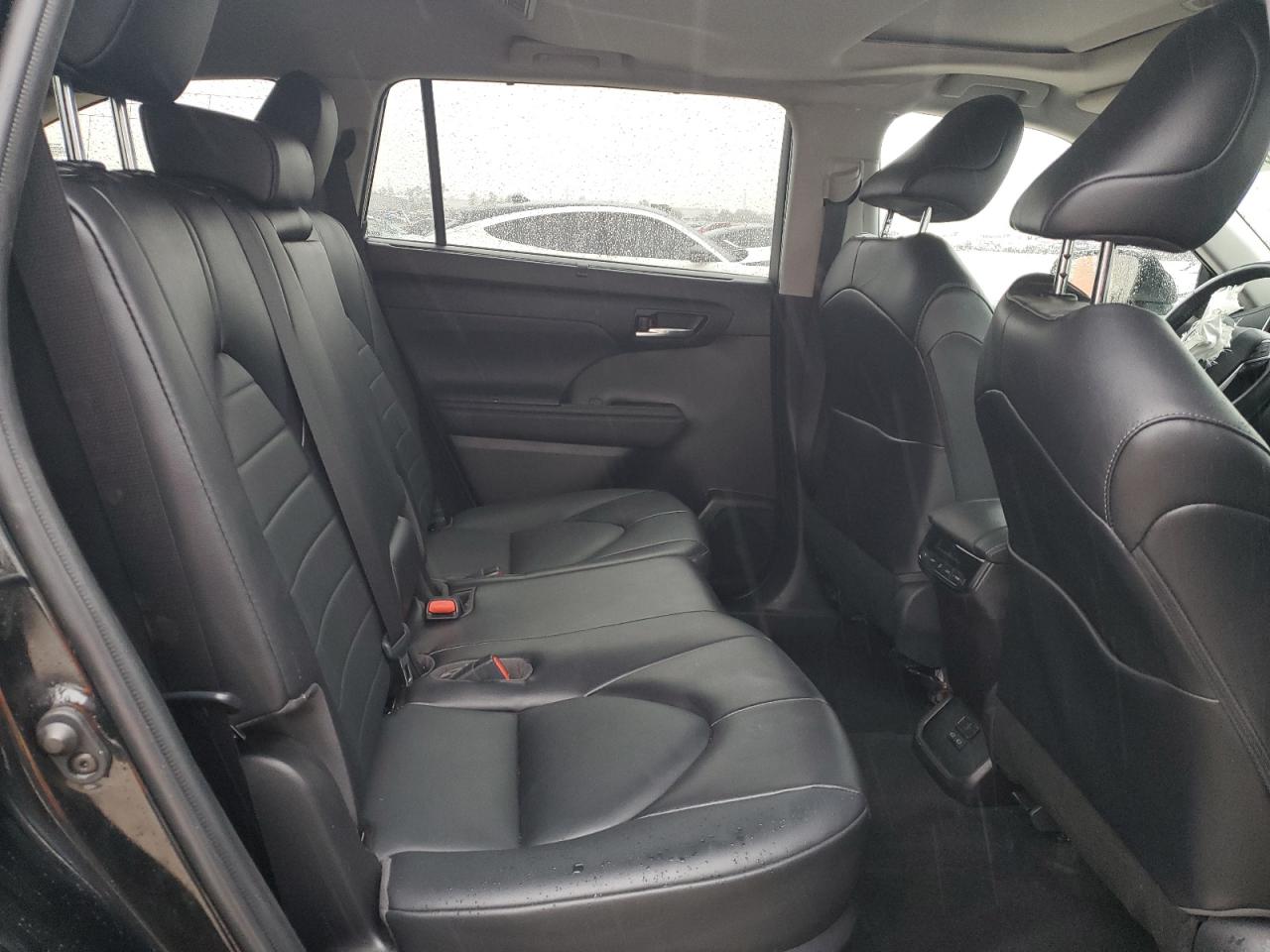 2022 TOYOTA HIGHLANDER XLE VIN:5TDGZRBH5NS244954