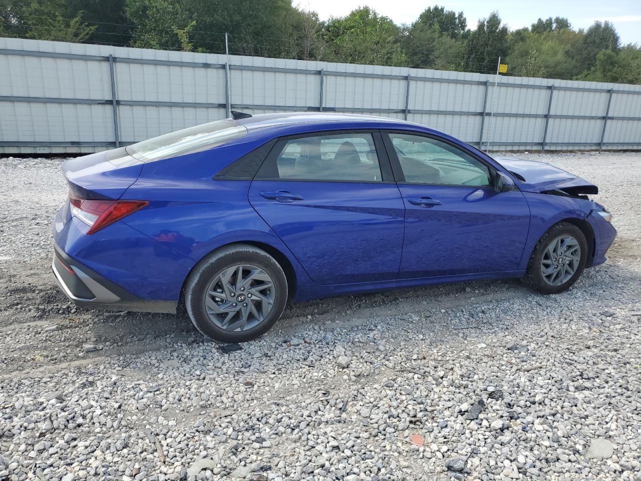 2024 HYUNDAI ELANTRA BLUE VIN:KMHLM4DJ7RU109763