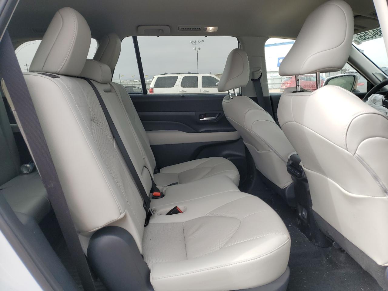 2024 TOYOTA GRAND HIGHLANDER XLE VIN:5TDACAB59RS019201