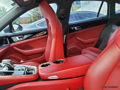 2018 Porsche Panamera VIN: