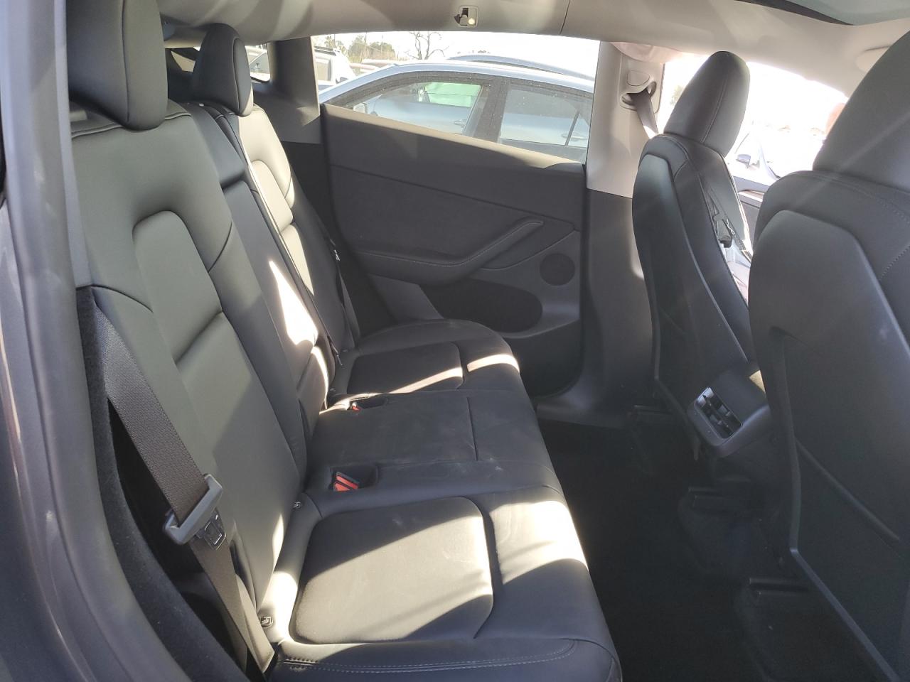 2023 TESLA MODEL Y  VIN:7SAYGDEE5PF913829