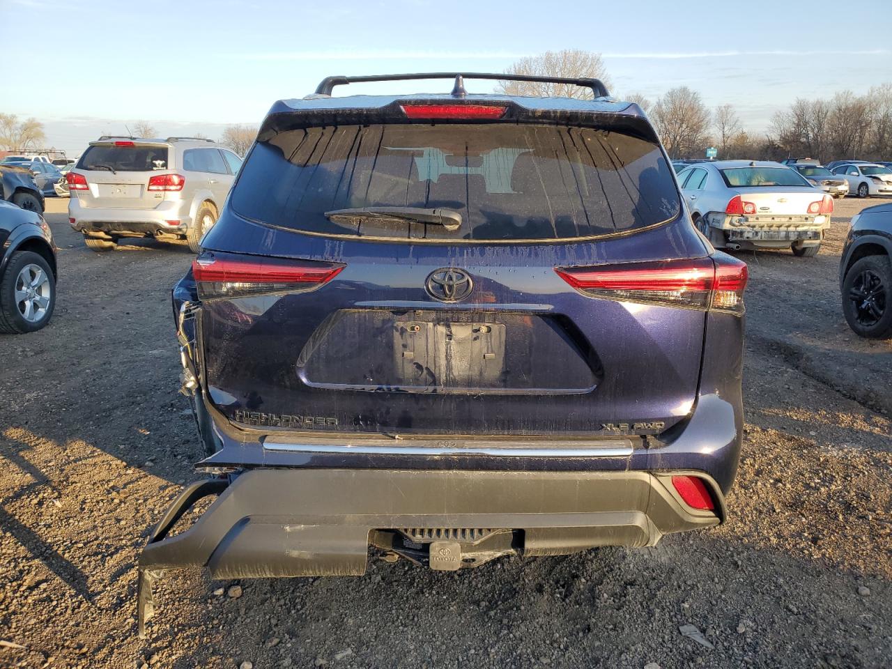 2022 TOYOTA HIGHLANDER XLE VIN:5TDGZRBH9NS592675