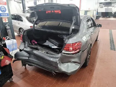 2015 Mercedes-Benz E 220 VIN: