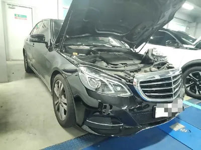 2015 Mercedes-Benz E 220 VIN: