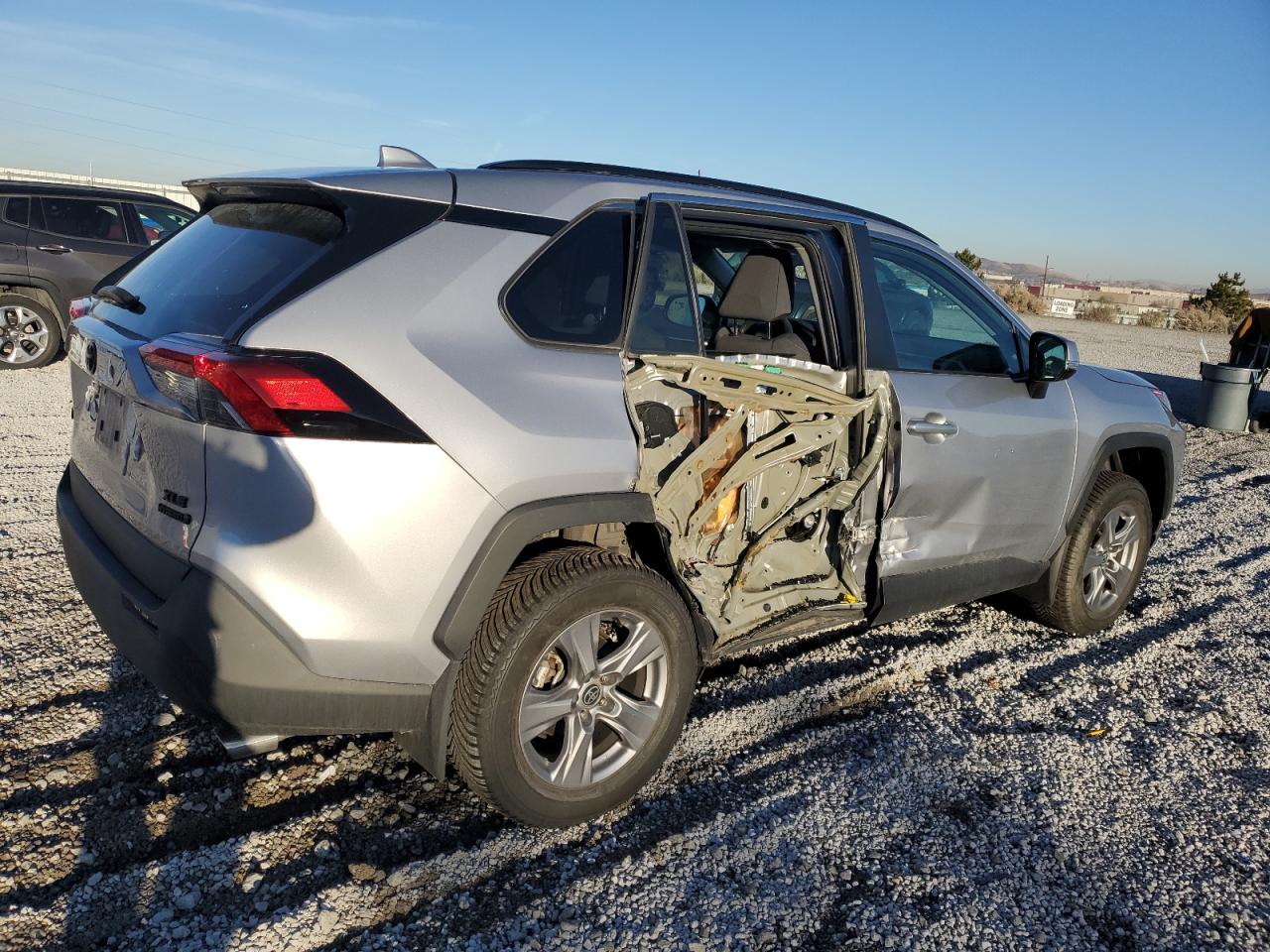 2022 TOYOTA RAV4 XLE VIN:4T3RWRFV3NU058779