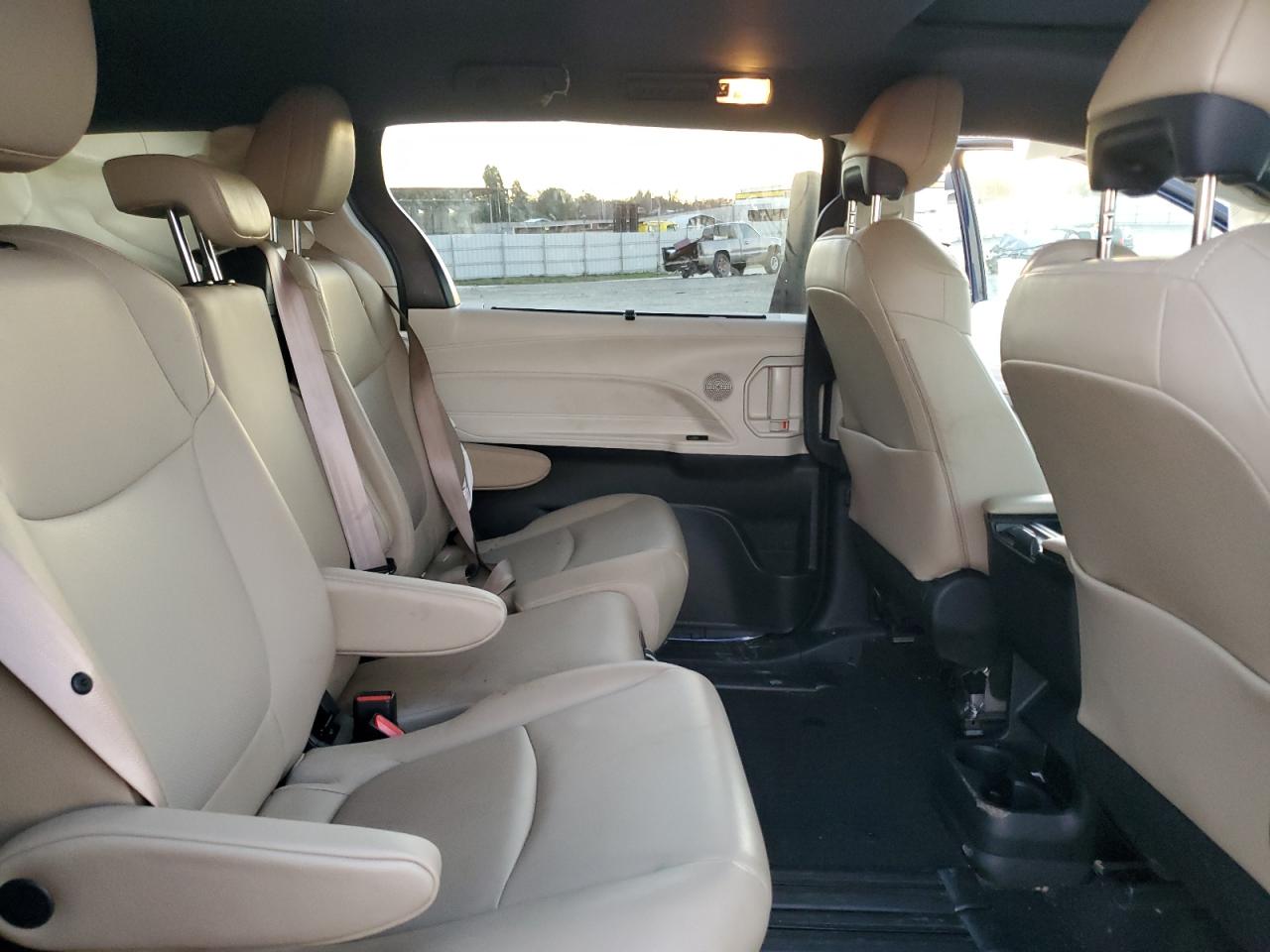 2022 TOYOTA SIENNA XLE VIN:5TDYRKEC8NS091935