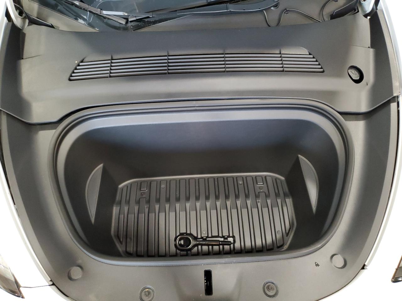 2023 TESLA MODEL Y  VIN:7SAYGDEF1PF800632