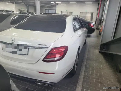 2019 Mercedes-Benz E 300 VIN: