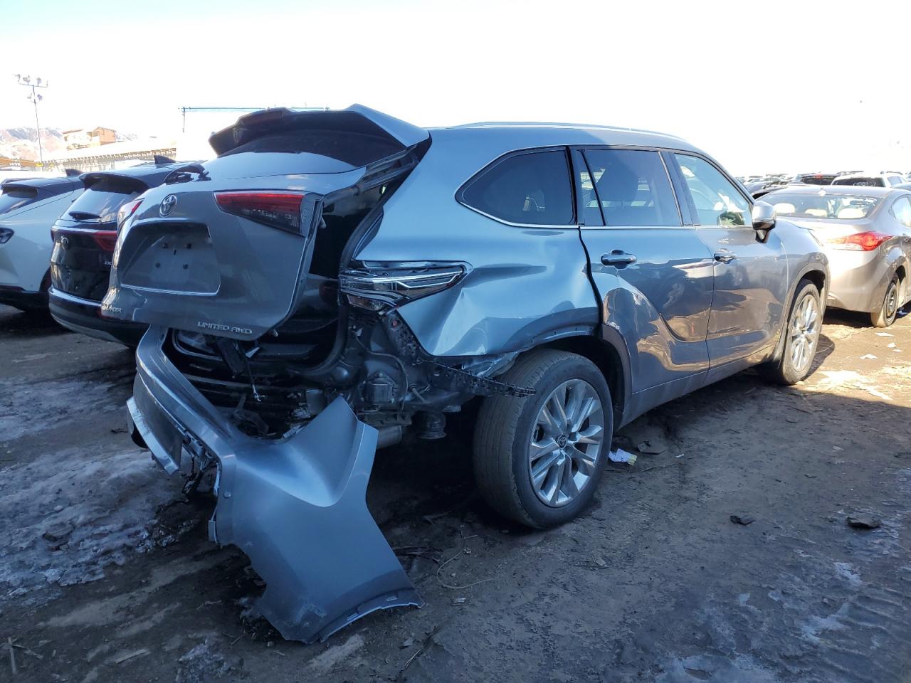 2022 TOYOTA HIGHLANDER LIMITED VIN:5TDDZRBH2NS206200